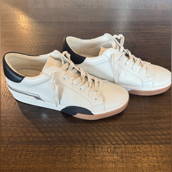 Dolce Vita Shoes - Stylish White and Black Men's Sneakers
